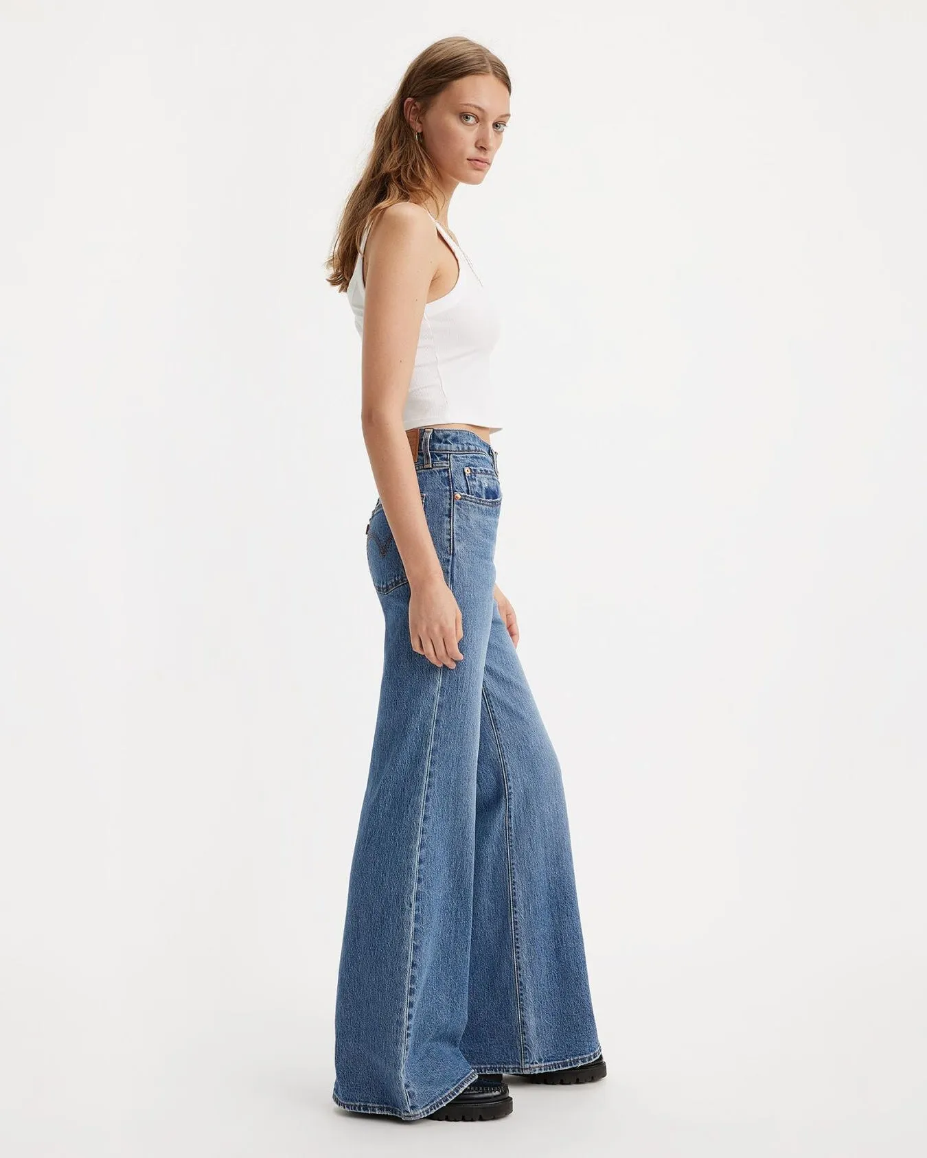 Levi's® Womens Ribcage Bells Flared Jeans - Sonoma Walks