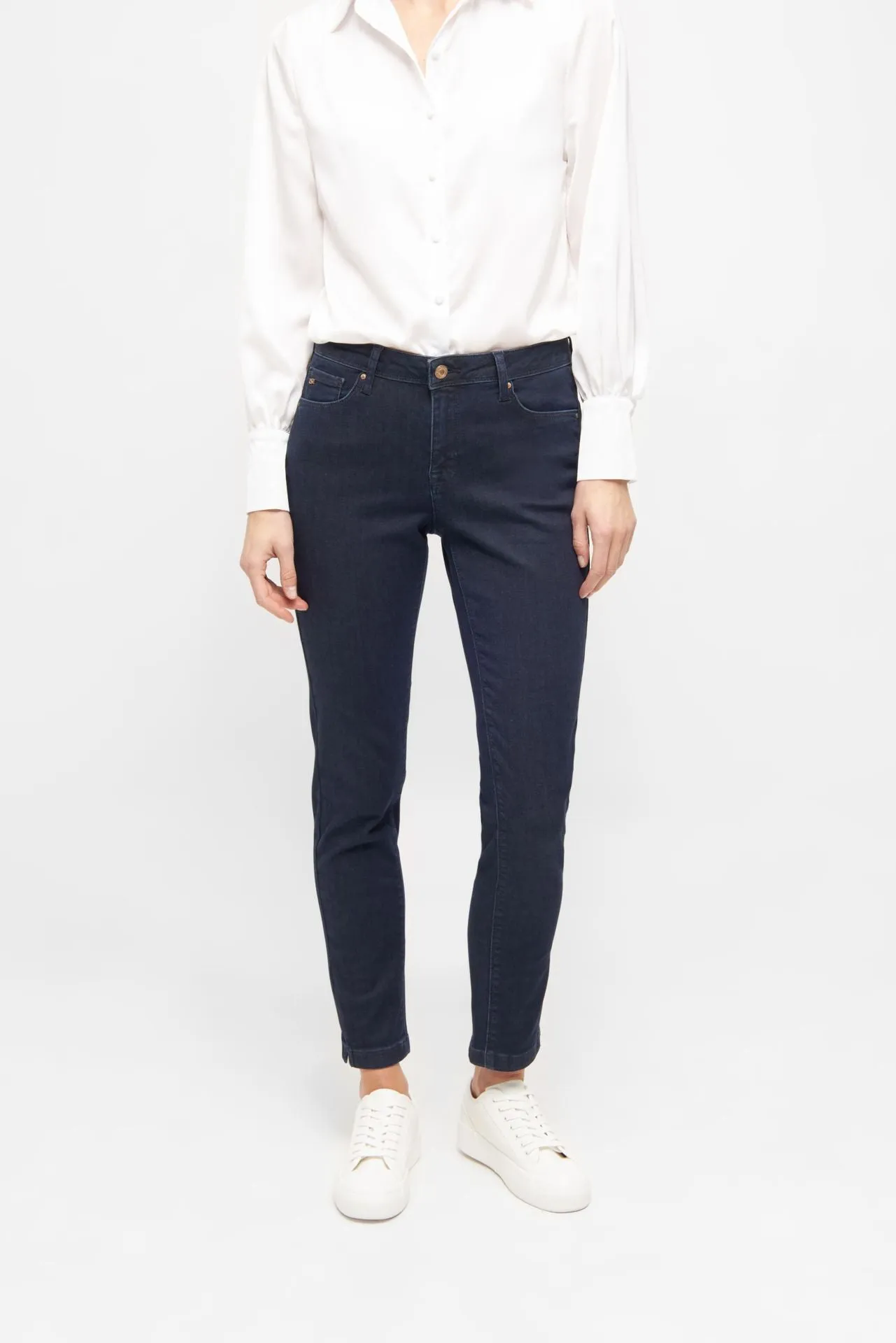 Vic High Stretch Jeans in Navy Blue